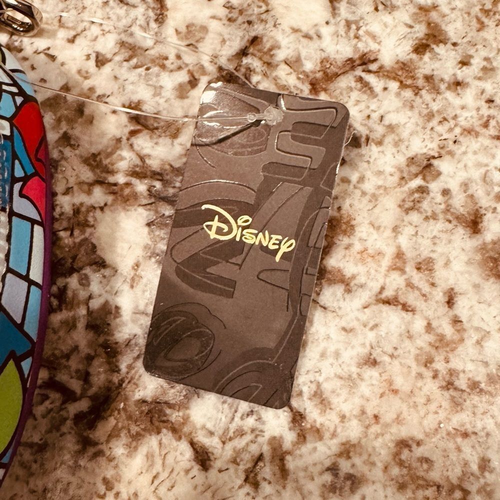 Brand new Disney makeup up bag - Picture 4 of 4